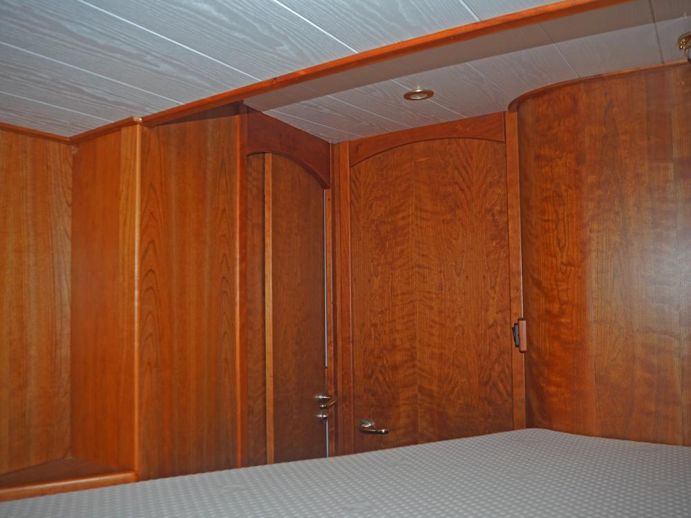 Cabin en avant, H&eacute;bergements